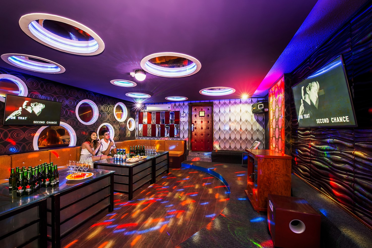 thiet-ke-noi-that-karaoke-gia-re-33 thiết kế phòng hát