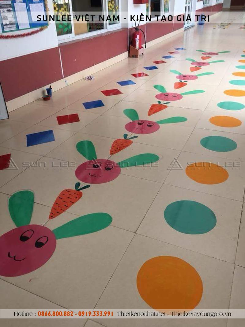 Năm 2024, hành lang trường mầm non sẽ được trang trí đầy màu sắc và sinh động hơn bao giờ hết. Các phụ huynh có thể yên tâm đưa con đến trường với không gian đầy thú vị, tạo sự hứng thú cho trẻ trong quá trình học tập và chơi đùa.