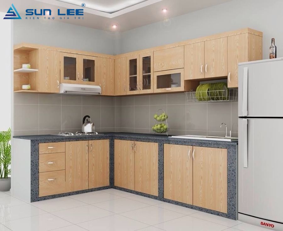 Sử dụng chất liệu gỗ cao cấp trong thiết kế bếp nhà liền kề