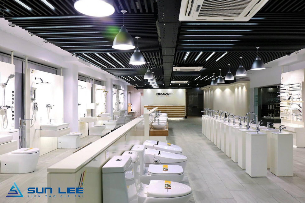 Showroom là một không gian quan trọng trong việc trưng bày sản phẩm và thể hiện thương hiệu